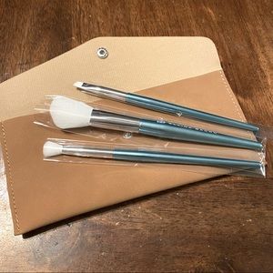 Elaina Badro Babyblues Makeup Brush Set